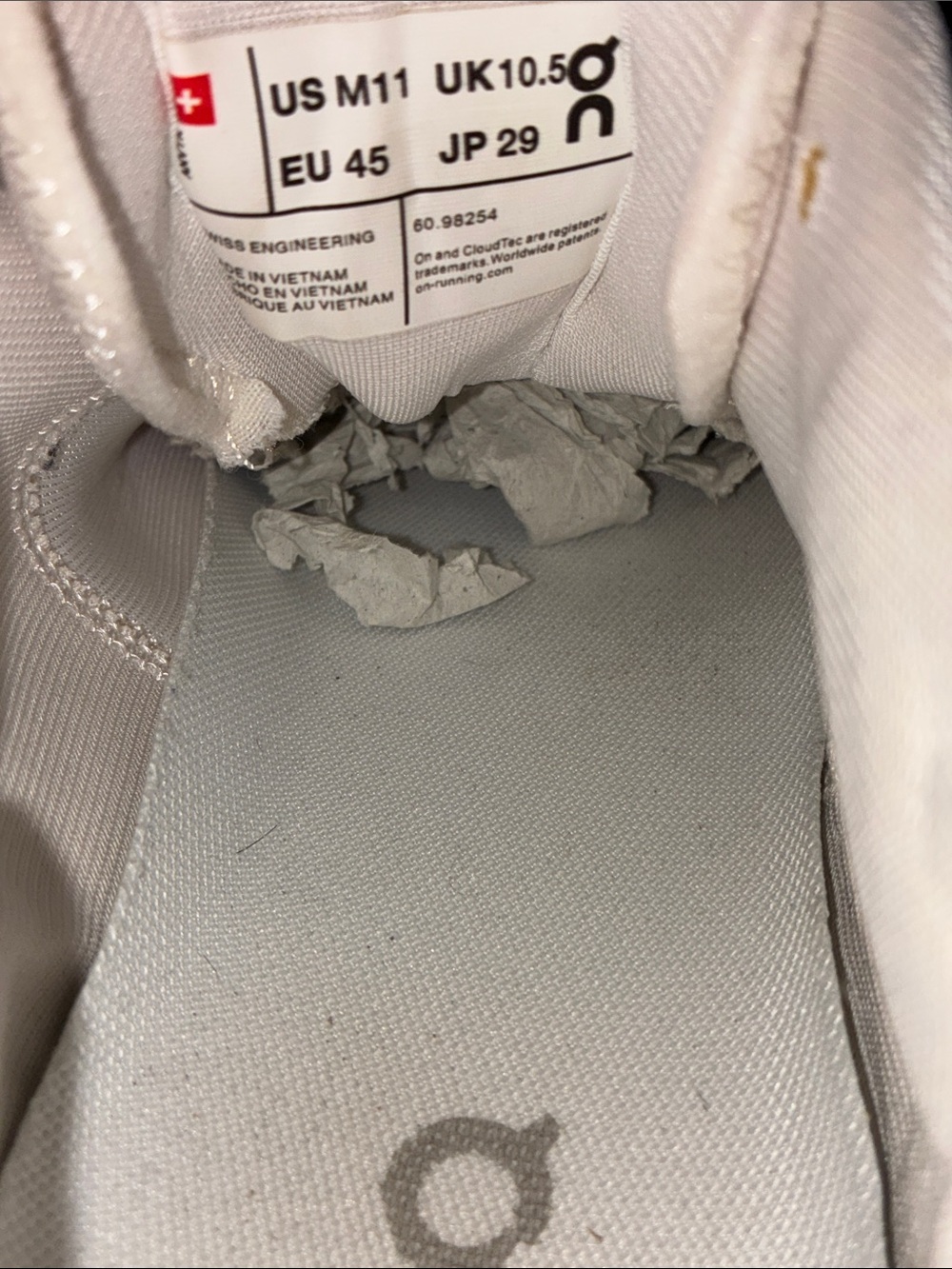 On Cloud X 3 shoes in white with a distinct size 11 - Picture 7 of 7